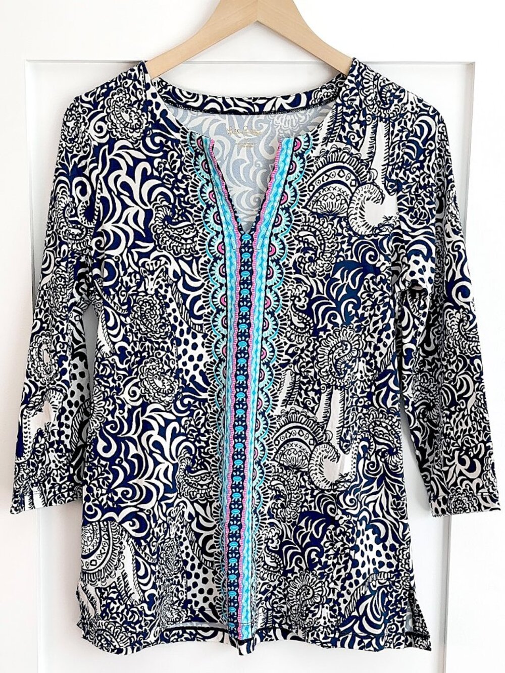 Lilly Pulitzer Karina Tunic Top Size Medium ChillyLilly UPF 50+ Navy White